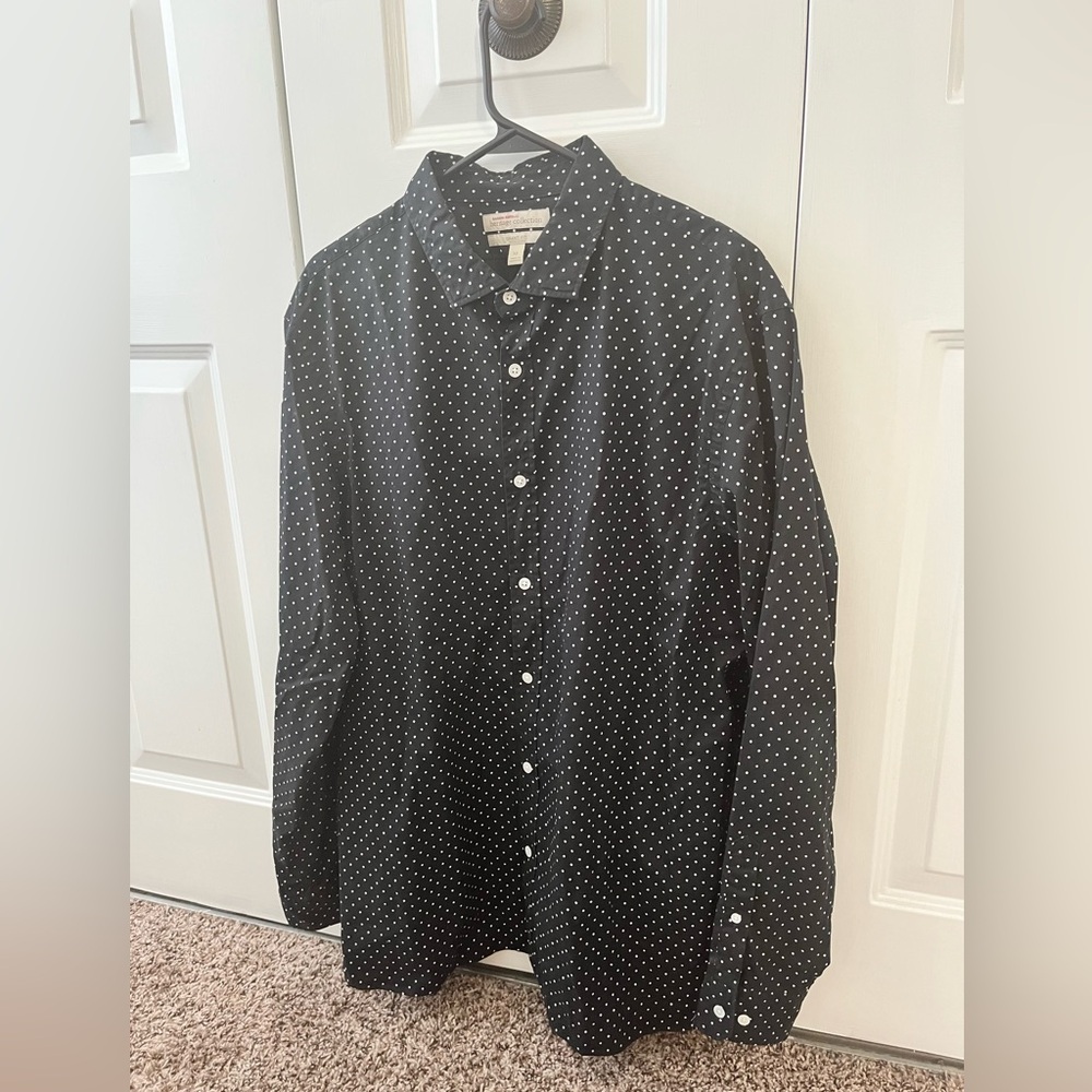 Men’s Dot Button Down